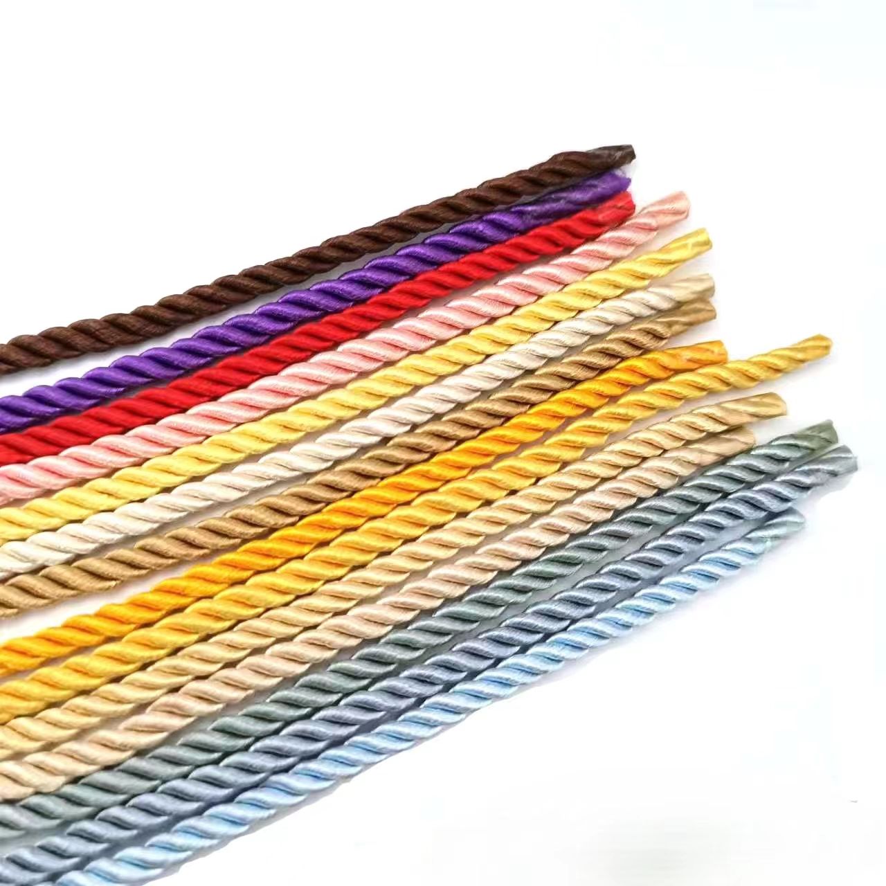အစိုင်အခဲအရောင် 7MM Strands ရောင်စုံ Silk ကြိုးဒီဇိုင်း