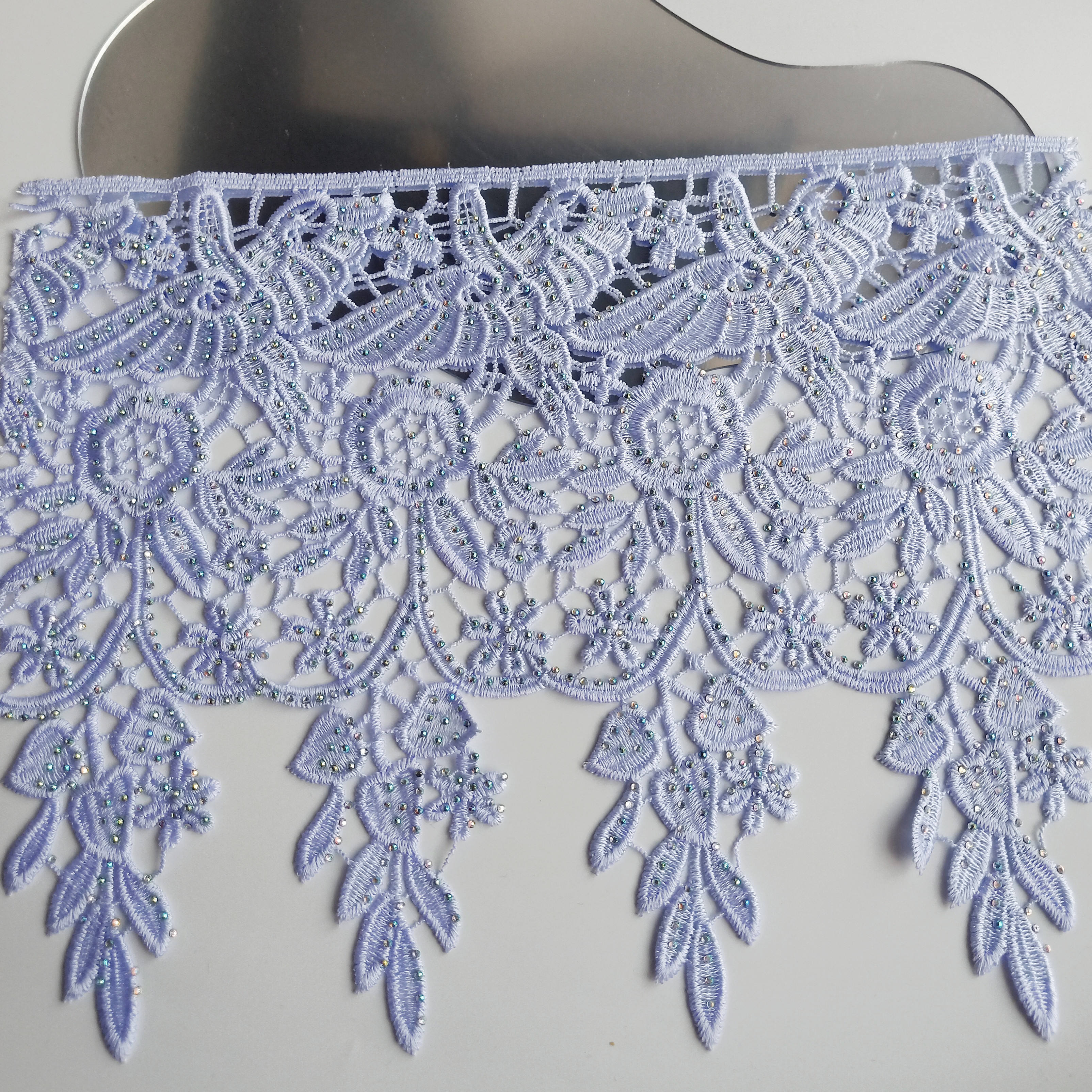 ထုတ်လုပ်သူမော်တော်ယာဉ်ရောင်းရန် 100% polyester fagric ပန်းပွင့်နှင့်ငှက်ပုံစံပန်းကန်